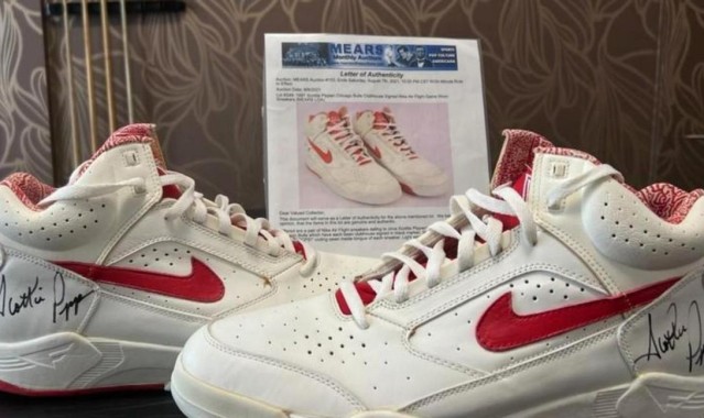 拿了11年童工合同，投资亏损，NBA50大明星之一却成了最大失败者