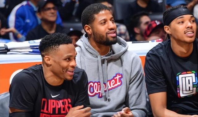 星空体育-曝乔治无缘首轮复出 小卡难闯关快艇一轮游？